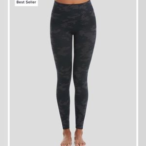 Spanx/ EcoCare Seamless Leggings